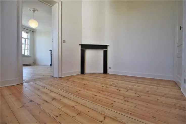 Appartement 2 slaapkamers 80m2 Jamblinne de Meux