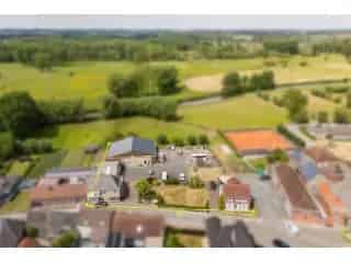 Industrie te koop Geraardsbergen - Twee woningen en loods