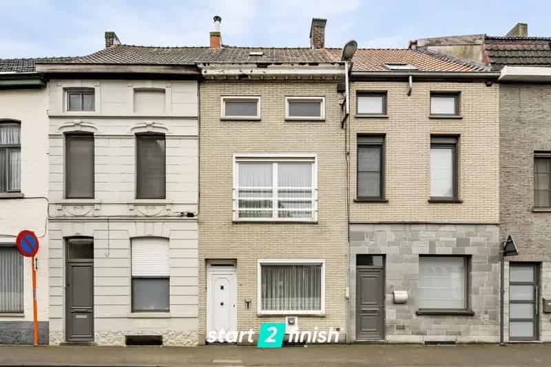 Huis te huur: Ruime woning met veel potentieel in de stad