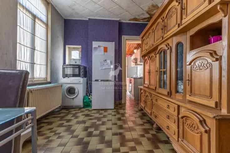 Huis Te Koop Monceau-sur-Sambre 5 Slaapkamers Grote Tuin