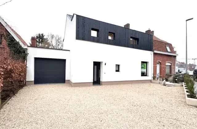 Gerenoveerde Woning Grote Garage
