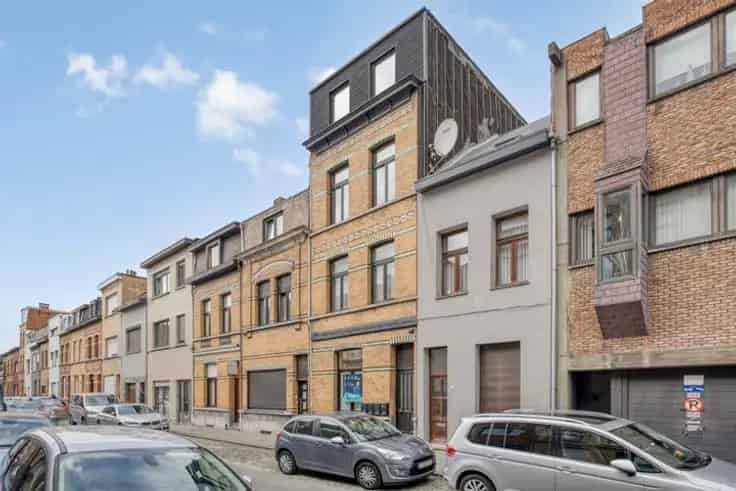 Gerenoveerd Appartement te Koop Antwerpen 2 slaapkamers terras