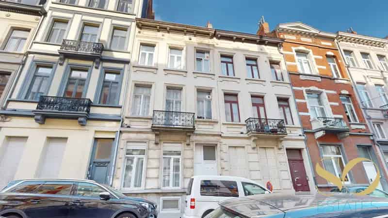 Te Koop: 3-Unit Beleggingspand Nabij Sint-Bonifaasplein