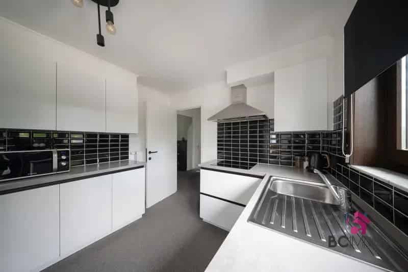 Gerenoveerde gelijkvloerse woning 3 slaapkamers