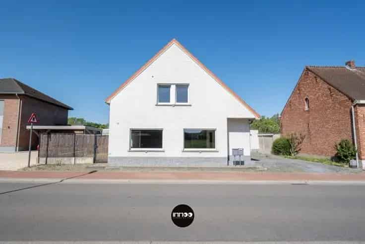 Huis Te Koop: Kangoeroewoning met Renovatiepotentieel