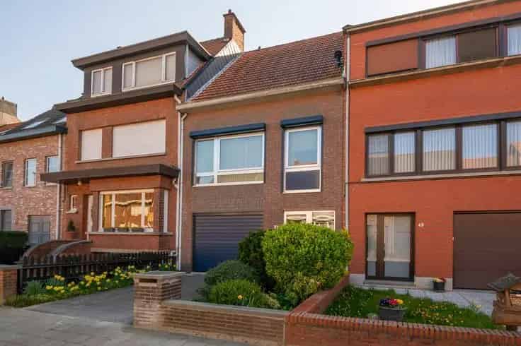 Huis Te Koop Ekeren: Ruime Bel-Etage met Tuin