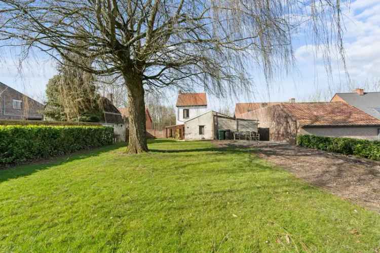 Huis te koop Kemmel: Renovatieproject met grote tuin