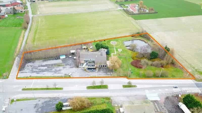 Commercieel Pand met Woonst te Veurne