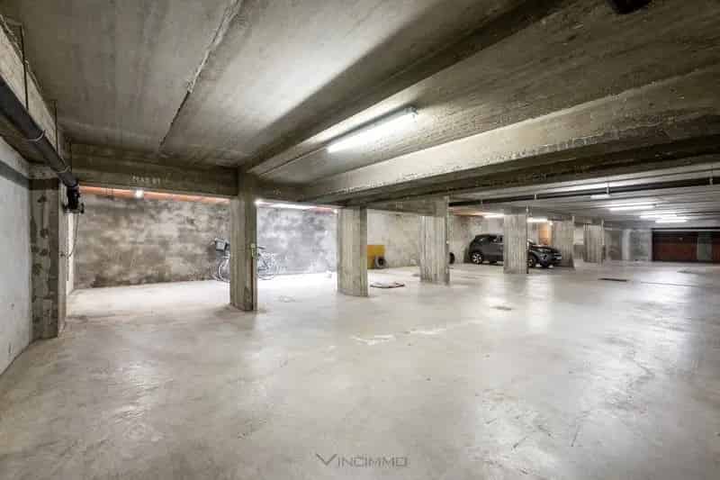 Te koop: Autostaanplaats in Residentie Madeleine – Duinbergen