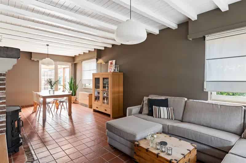 Charmante woning met tuin en garage te Zoersel