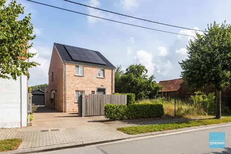 Instapklare Halfopen Bebouwing met Tuin en Weids Uitzicht