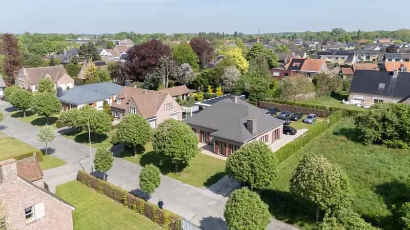 Huis te koop De Pinte: Ruime woning met uitbreidingsmogelijkheden
