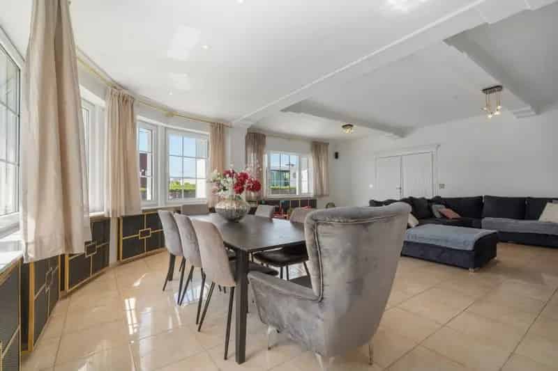 Stijlvolle Villa 5 Slaapkamers 1325m2 Perceel