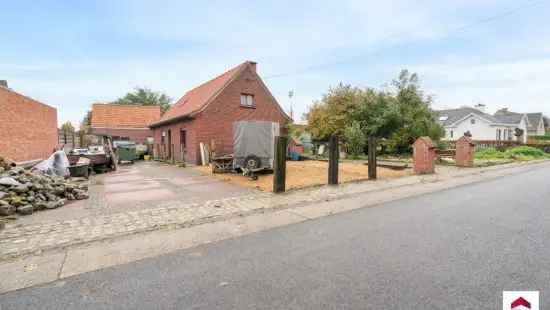 Te renoveren woning in Aalter met ruime perceel dichtbij natuur