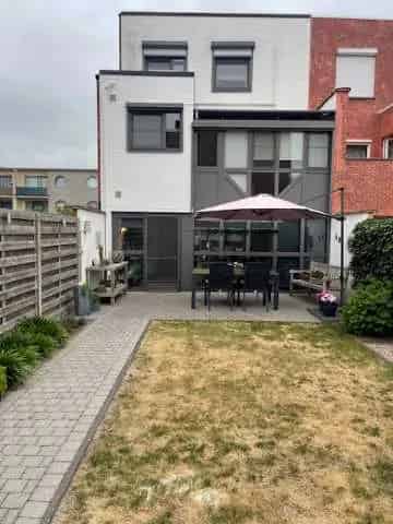 Huis te koop: Bel-etage met tuin en garage