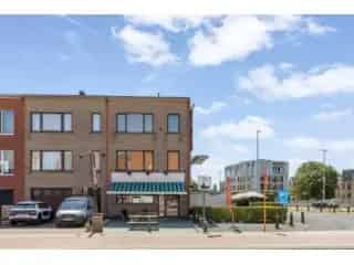 Handelsfonds te koop Lier - Frituur met Appartement en Bouwgrond