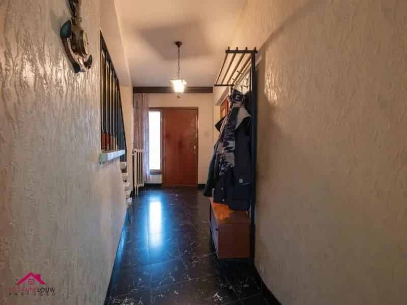 Vrijstaande Splitlevel woning te renoveren