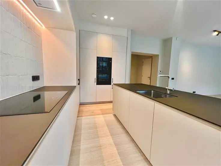 Appartement te Huur Brussel 157m² Nabij Châtelain