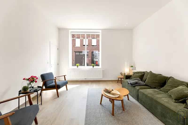 Gerenoveerde woning 5 slaapkamers Moen terras tuin