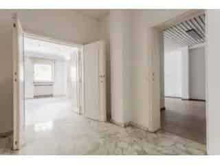Gelijkvloers Appartement te renoveren Etterbeek 91m²