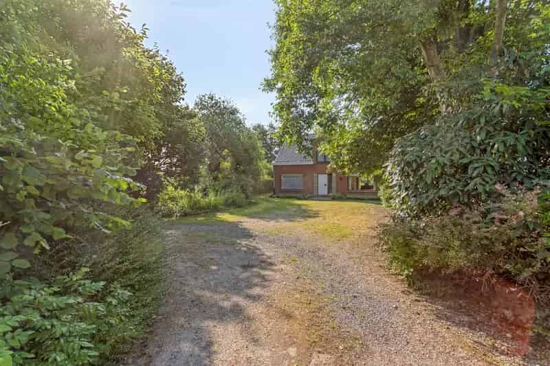 Te renoveren woning met karakter in Dentergem