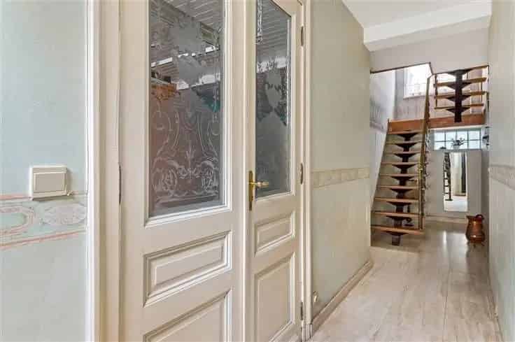 Huis Te Koop Te renoveren stadswoning met garage