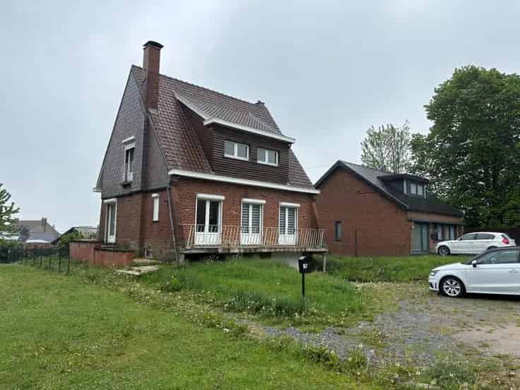 Te renoveren villa met 3 slaapkamers en tuin te Arsimont