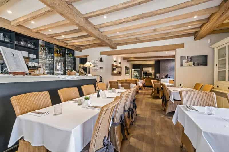 Charmant Restaurant met Ruim Terras en Tuin