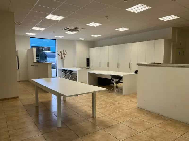 110m2 Kantoorruimte nabij E313 met 30m2 Opslag