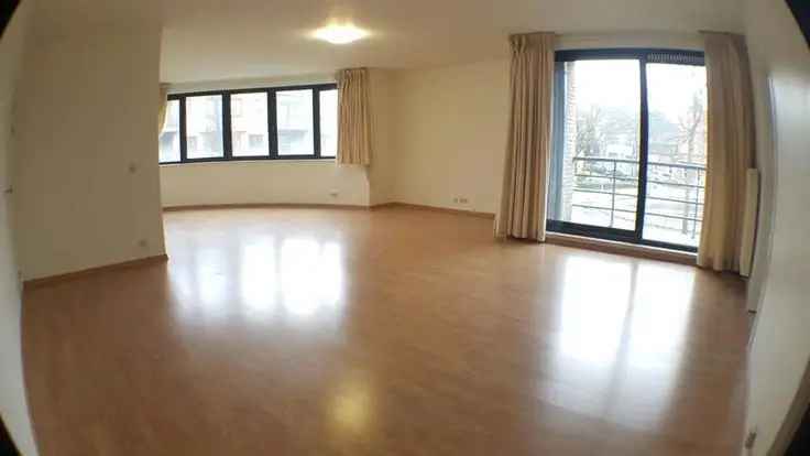 Appartement te huur Woluwe-Saint-Pierre nabij Place Dumon