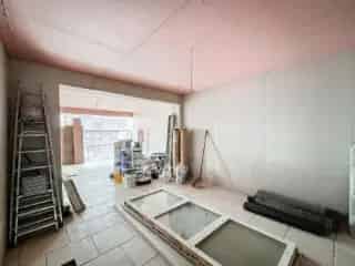 Handelspand te Huur Ougree - Winkelruimte met Tuin en Parking