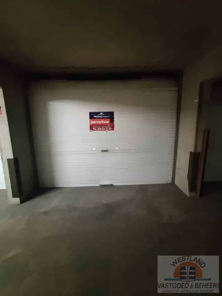 Garage te Huur Nieuwpoort - Garagebox met Elektriciteit
