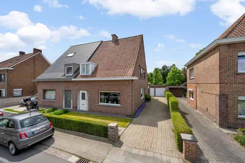 Te renoveren halfopen bebouwing Mariakerke