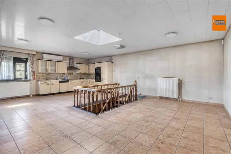 Ruime woning met 5 slaapkamers te renoveren in Onze Lieve Vrouw Waver