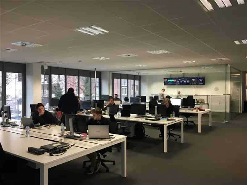 Instapklaar Kantoor 500m² te Huur Genk