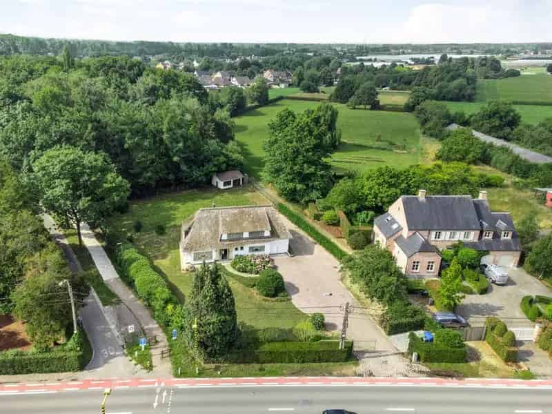 Ruime woning 2223m2 perceel