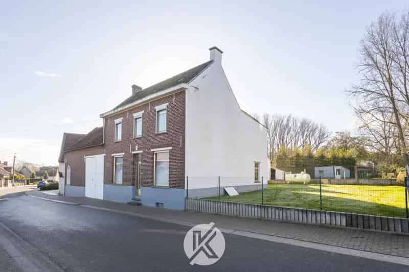 Huis te koop Woubrechtegem: Te renoveren woning