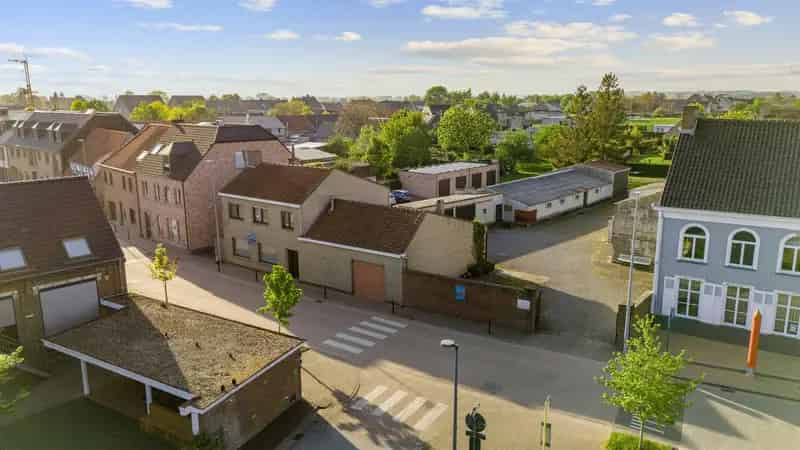 Huis te koop: Grote hoeve met bijgebouwen