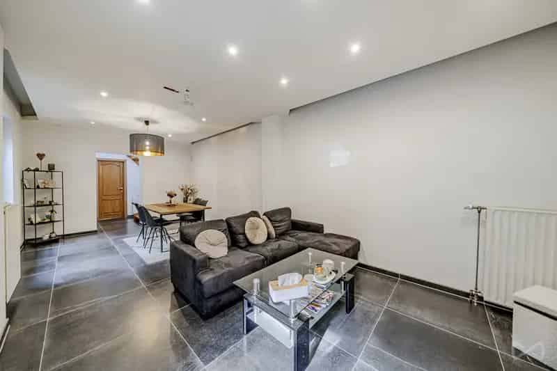 Huis te koop: Gerenoveerde woning met appartement en tuin