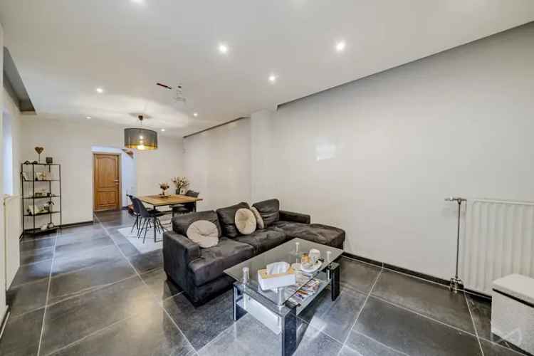 Huis te koop: Gerenoveerde woning met appartement en tuin