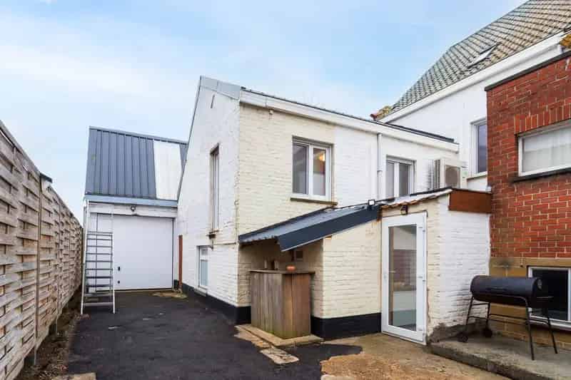 Huis te koop Heule met ruime loods nabij Kortrijk