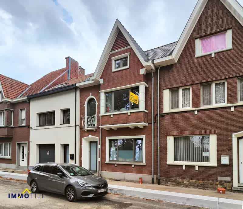 Ruime gerenoveerde stadwoning te huur in Aalst