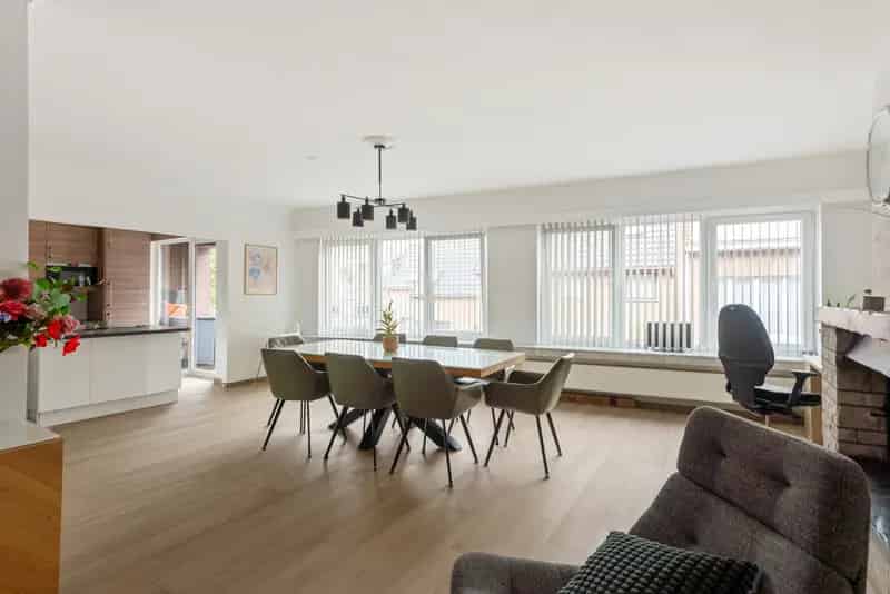 Appartement te huur Aartselaar: Vernieuwd, 3 slaapkamers, ruim terras