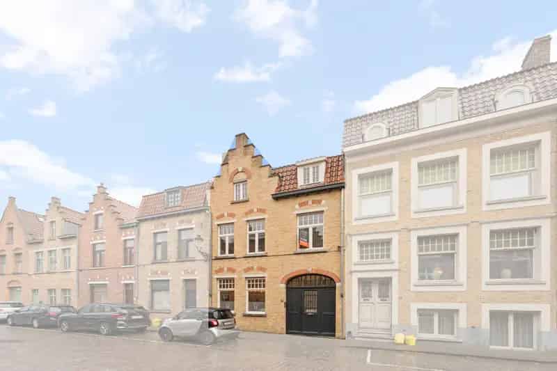 Herenwoning te huur Brugge Centrum 4 slaapkamers tuin