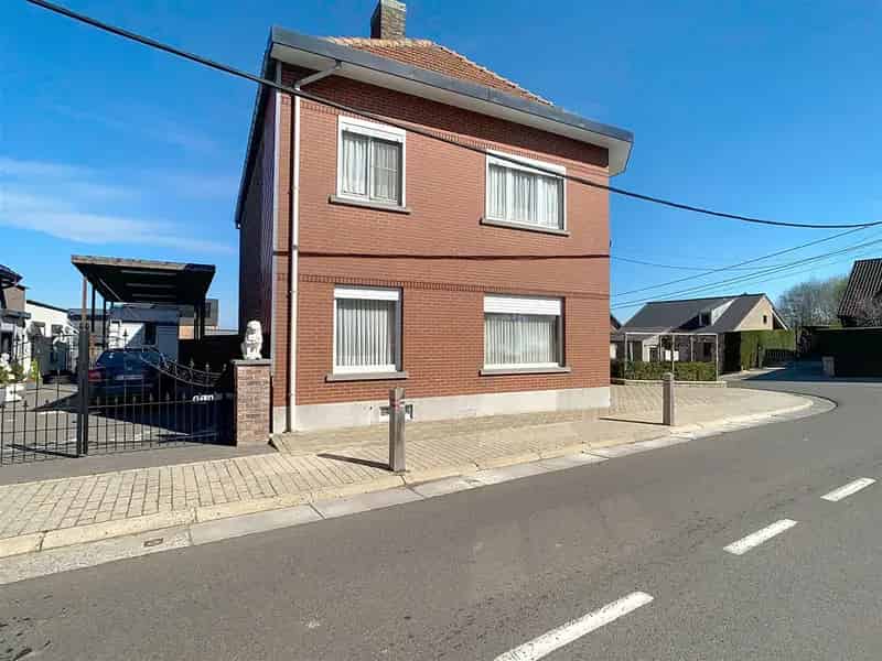 Te renoveren woning 4 slaapkamers tuin bijgebouwen 9a 71ca