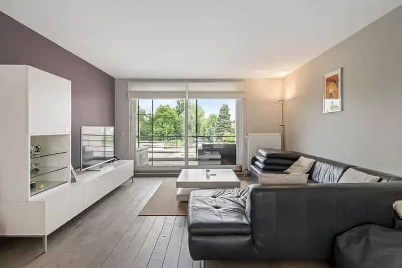 Ruim Appartement 3 Slaapkamers te Huur Nabij E17