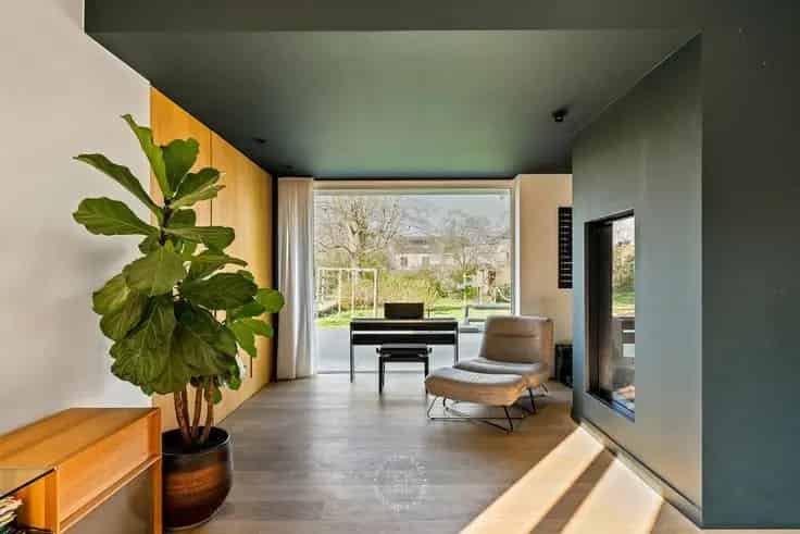 Huis Te Koop Herzele: Gerenoveerde Villa met Kantoor