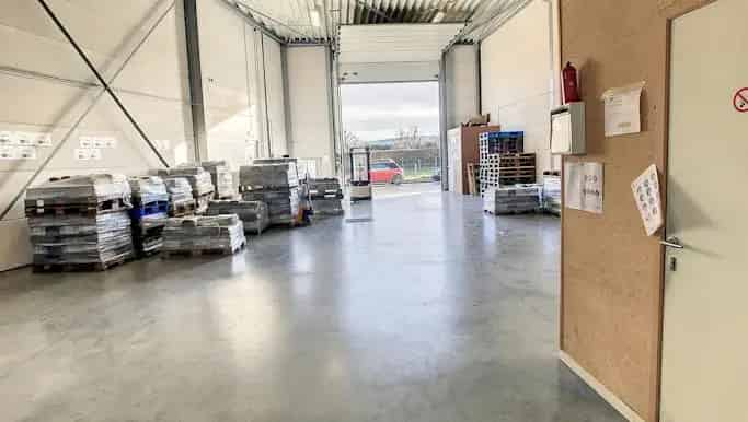 Magazijn te huur Beveren 195m²