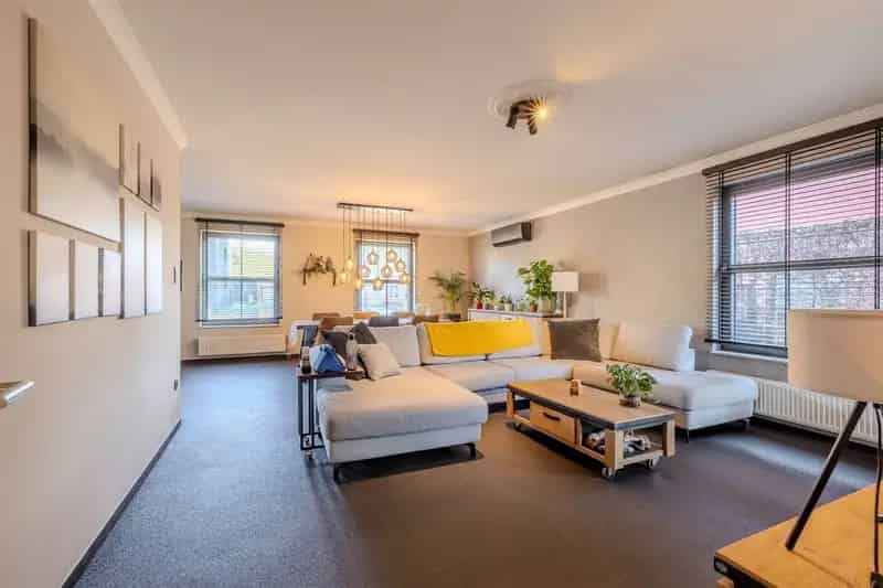 Instapklare Gerenoveerde Woning 8a Grote Tuin 4 slaapkamers