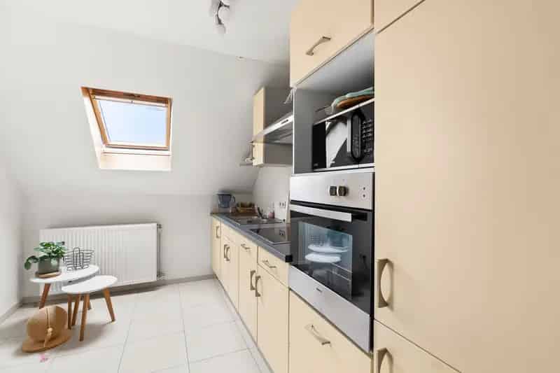 Lichtrijk Appartement Gistel Centrum 2 slaapkamers Garage Staanplaats